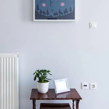 Athenian Cozy For 4